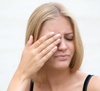 Gerstenkörner schmerzen, brennen und sehen nicht allzu schön aus - besonders KontaktlinsenträgerInnen ist die Problematik vertraut. Erfahren Sie im Blog mehr!