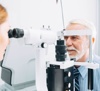 Wie oft sollten Senioren zur Augenkontrolle? Und welche altersbedingten Sehveränderungen treten am häufigsten ein? Dynoptic verrät es Ihnen in diesem Blogpost!